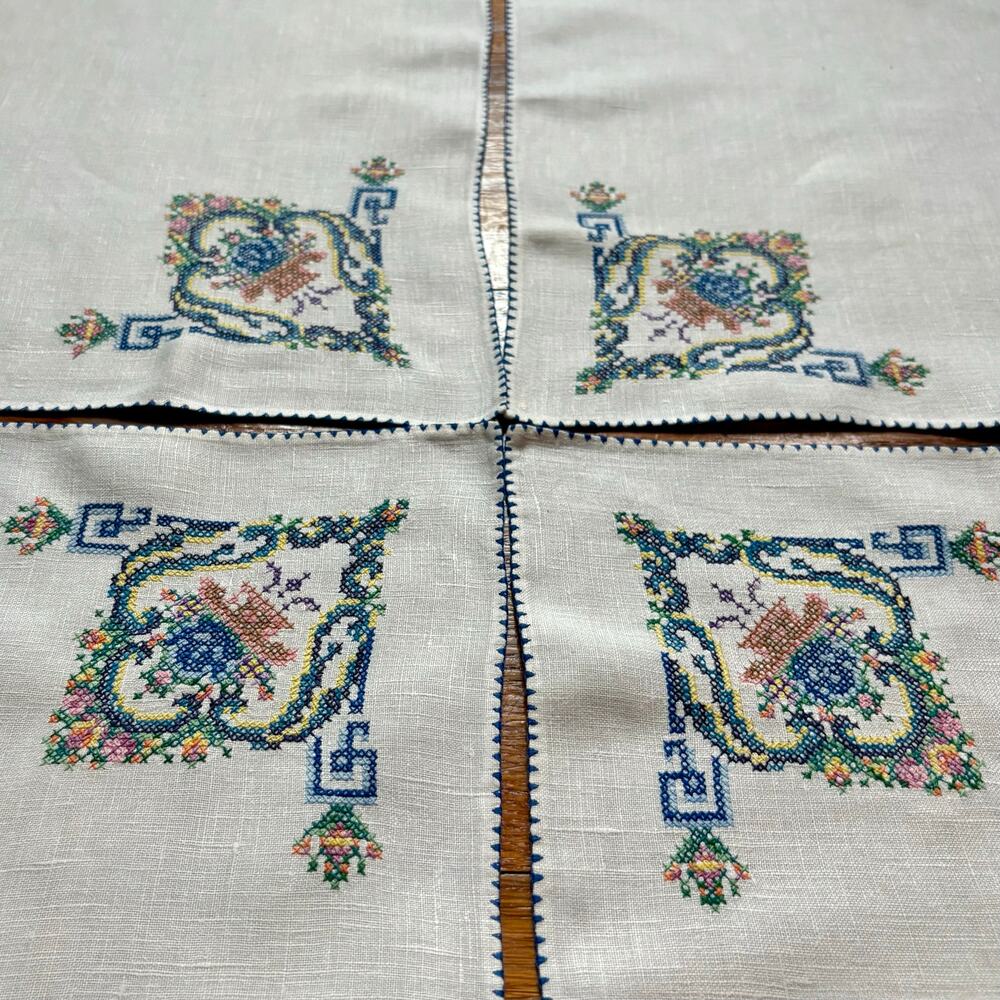 Vintage Embroidered Linen Napkins Set of 4 Floral Corner Design